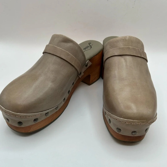 NEW Free People Calabasas Studded Leather Wooden Platform Clogs 37.5 7.5 Taupe - Picture 9 of 13